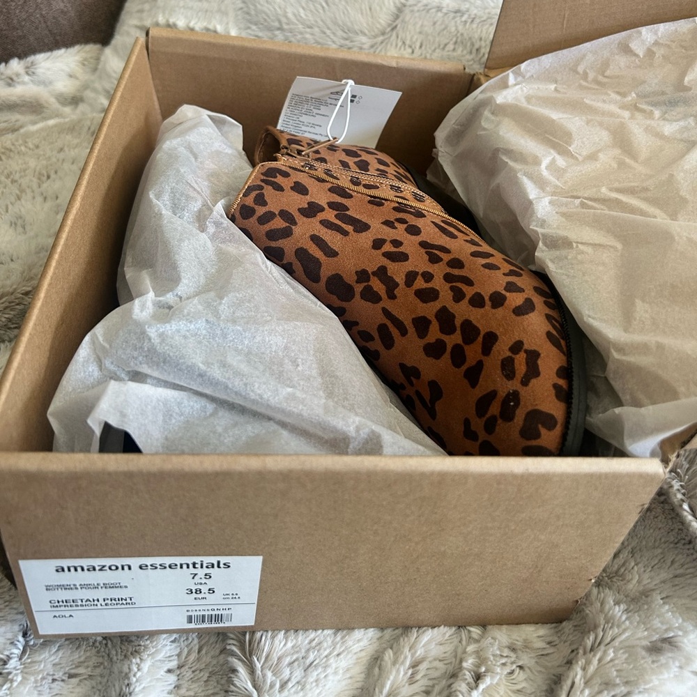 Amazon Essentials Brown Leopard Print Boots